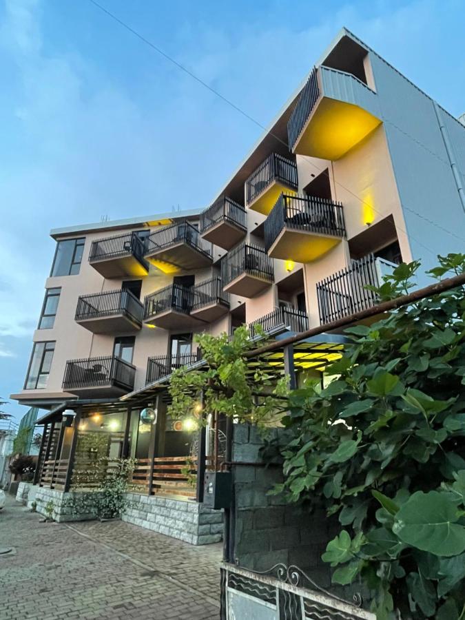 ホテル New House Kobuleti 2 エクステリア 写真