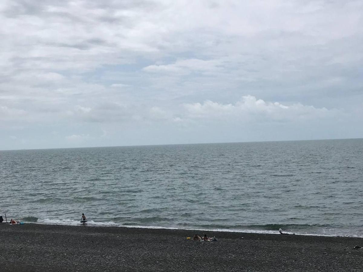ホテル New House Kobuleti 2 エクステリア 写真