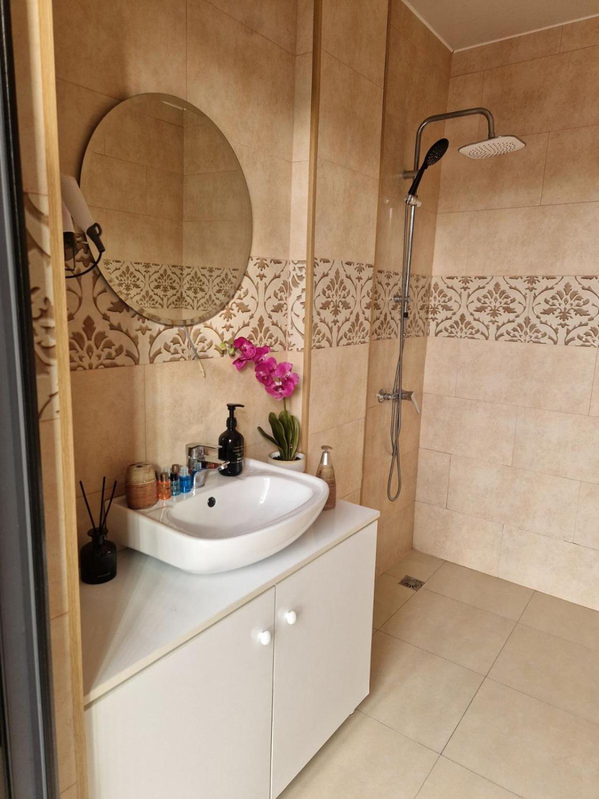 ホテル New House Kobuleti 2 エクステリア 写真